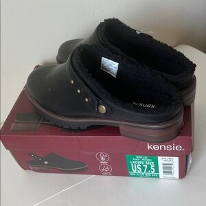 Kensie Wrylie Black Studded Slip-Ons Easy On and warm Size 7.5